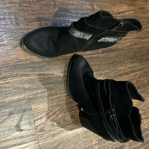 Nine West black Booties